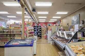 141 Columbia St E, New Westminster, BC à louer Photo intérieure– Image 2 sur 4