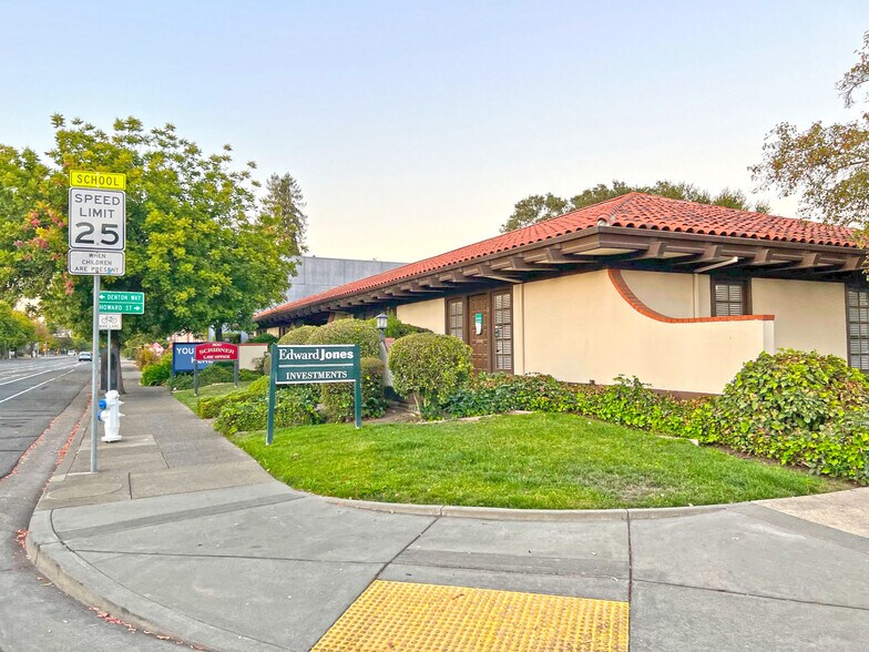 800 Mendocino Ave, Santa Rosa, CA à louer - Photo de l’immeuble – Image 3 sur 6