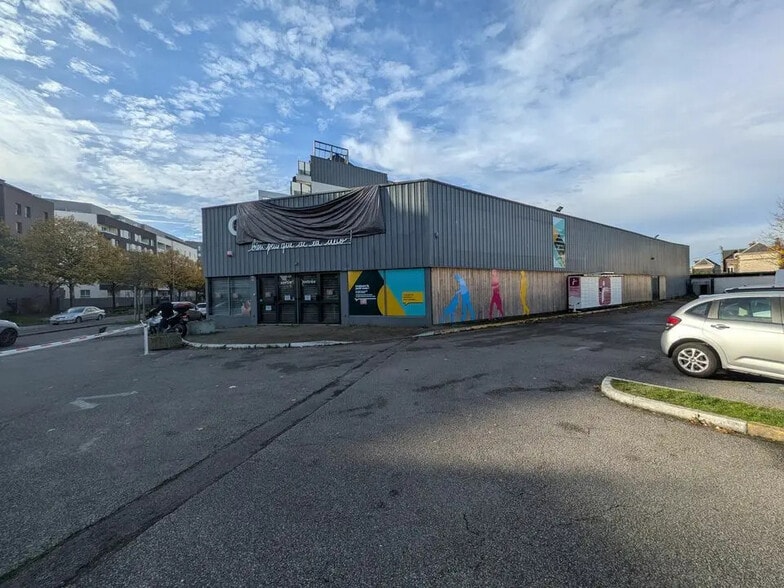Local commercial dans Rouen à louer - Photo de l’immeuble – Image 2 sur 3