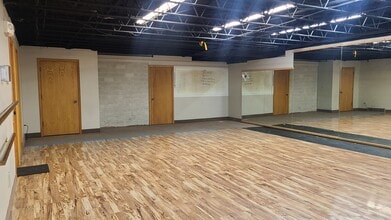 40 1st Ave W, Dickinson, ND à louer Photo intérieure– Image 2 sur 13