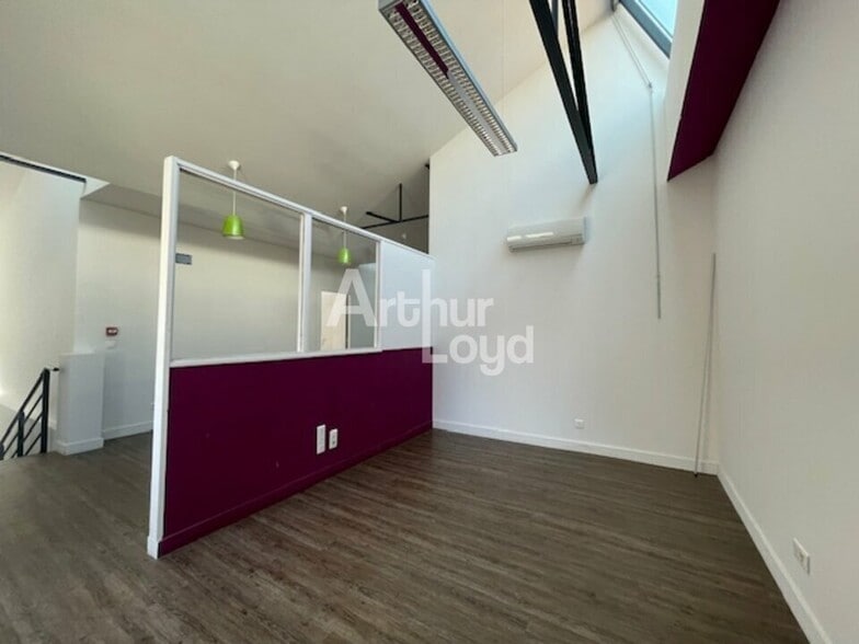 Bureau dans Vichy à vendre - Photo intérieure – Image 2 sur 10