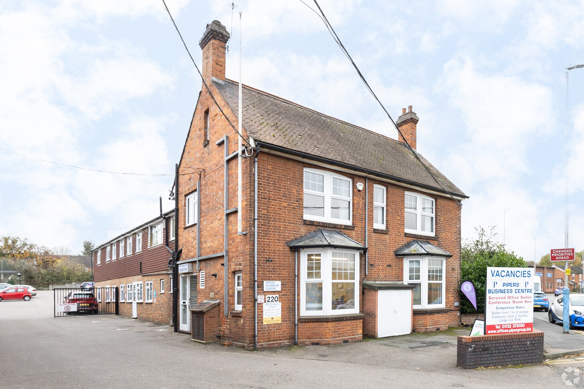 220 Vale Rd, Tonbridge à louer Photo principale– Image 1 sur 3