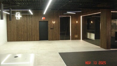 7840-7860 Lehigh Ave, Morton Grove, IL à louer Photo intérieure– Image 1 sur 8