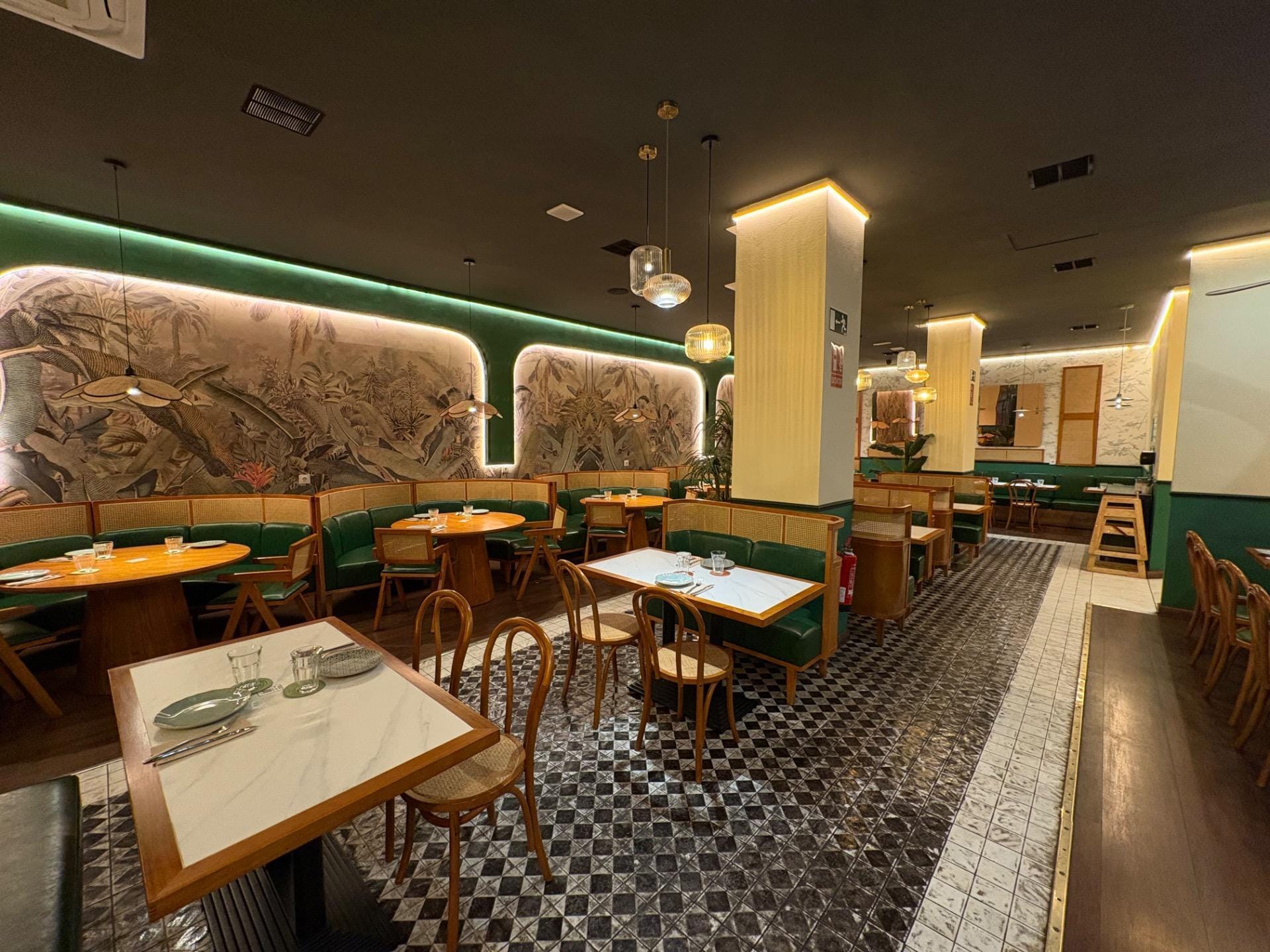 Local commercial dans Madrid, Madrid à louer Photo intérieure– Image 1 sur 11