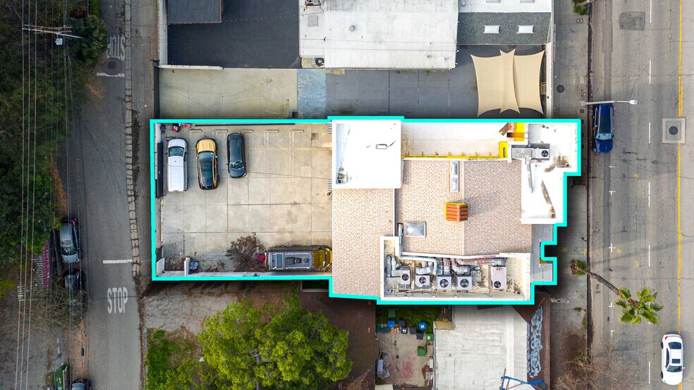11112 Ventura Blvd, Studio City, CA à vendre - Photo de l’immeuble – Image 2 sur 21