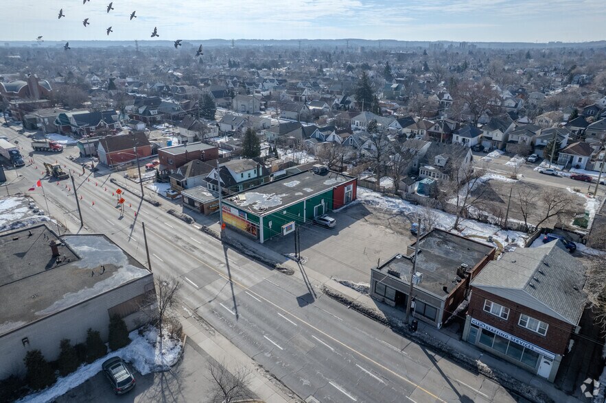 1354 Barton St E, Hamilton, ON à vendre - Aérien – Image 3 sur 3