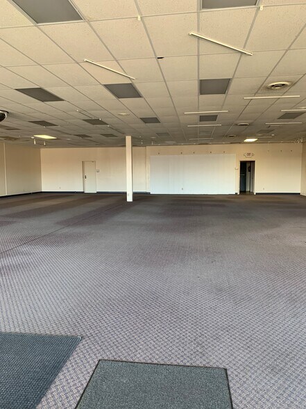 1003-1047 W 7th St, Auburn, IN à louer - Photo intérieure – Image 3 sur 23