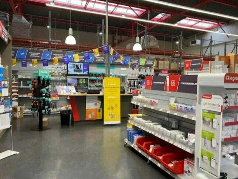 Industriel/Logistique dans Rouen à louer - Photo intérieure – Image 2 sur 3