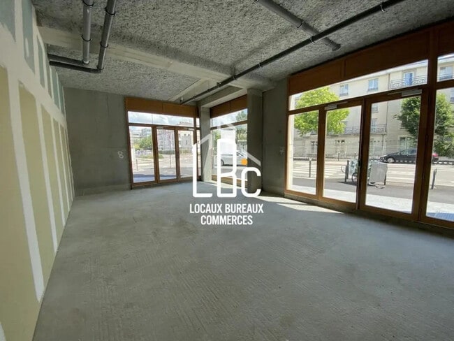 Plus de détails pour 171 Route De Sainte Luce, Nantes - Local commercial à louer
