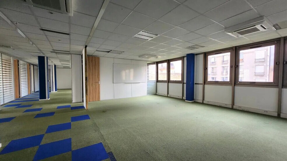 Bureau dans Boulogne-Billancourt à louer - Photo de l’immeuble – Image 3 sur 7