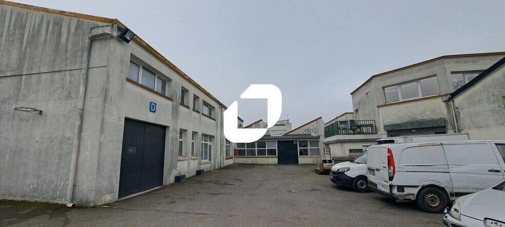 Local d’activités dans Montreuil à louer - Photo de l’immeuble – Image 2 sur 5