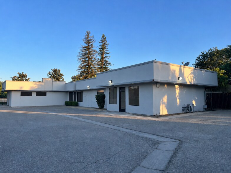 4000 San Dimas St, Bakersfield, CA à vendre - Photo de l’immeuble – Image 1 sur 14