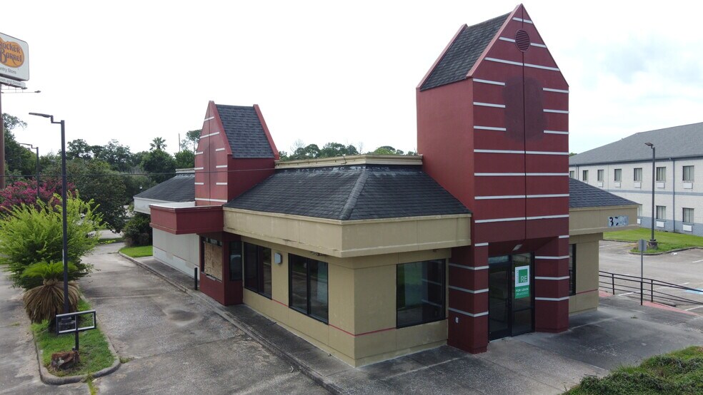 3885 Interstate 10 S, Beaumont, TX à louer - Photo de l’immeuble – Image 2 sur 5