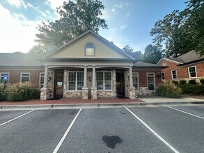 514 W Maple St, Cumming, GA à louer Photo de l’immeuble– Image 1 sur 37