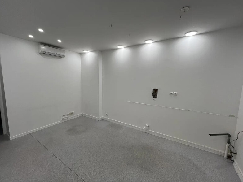 85 Rue De Tocqueville, Paris à louer - Photo de l’immeuble – Image 3 sur 9