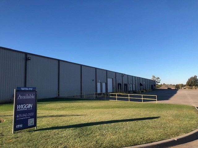 8121 Mid America Blvd, Oklahoma City, OK à louer - Photo de l’immeuble – Image 1 sur 3
