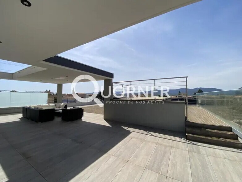Bureau dans Puget-sur-Argens à vendre - Photo de l’immeuble – Image 3 sur 7