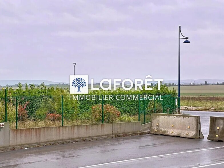 Industriel/Logistique dans Villeneuve-sur-Aisne à vendre - Photo de l’immeuble – Image 3 sur 10