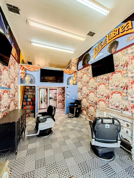524 N La Brea Ave, Los Angeles, CA à louer - Photo de l’immeuble – Image 3 sur 7