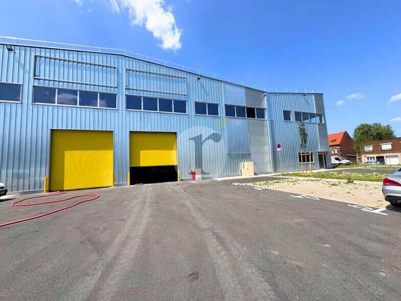 Local d'activités dans Wattrelos à vendre - Photo de l’immeuble – Image 1 sur 8