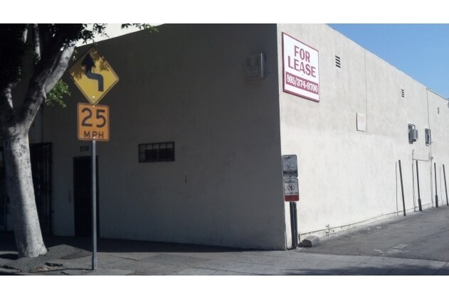 2118 E 1st St, Los Angeles, CA à louer - Photo de l’immeuble – Image 2 sur 3