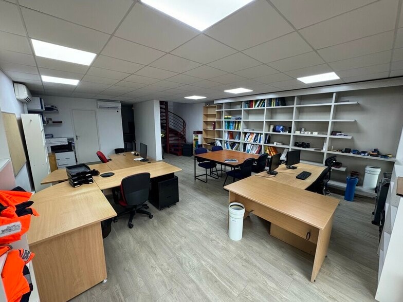 Bureau dans Anglet à vendre - Photo de l’immeuble – Image 2 sur 3