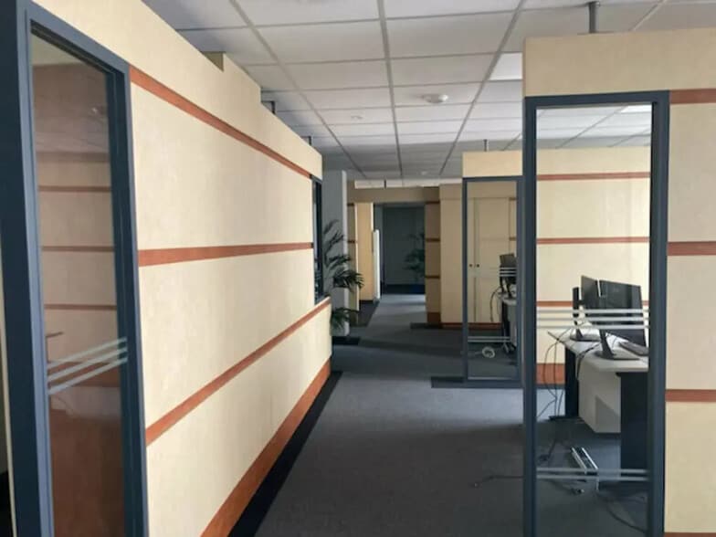 Bureau dans Quimper à louer - Photo intérieure – Image 2 sur 4