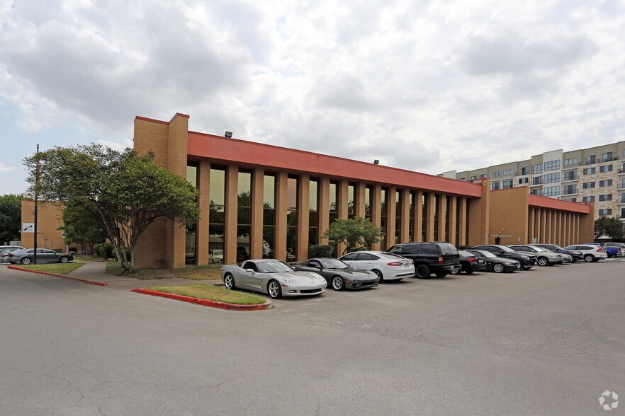 200 E Riverside Dr, Austin, TX à louer - Photo principale – Image 1 sur 2
