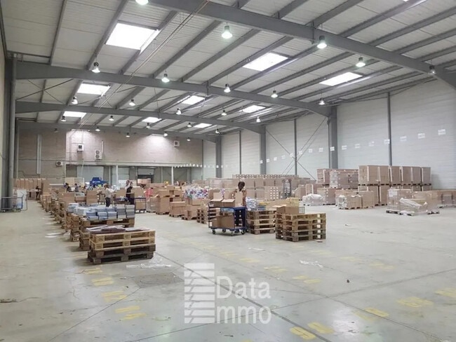 Plus de détails pour 3 Rue De La Marne, Saint-Thibault-des-Vignes - Industriel/Logistique à louer