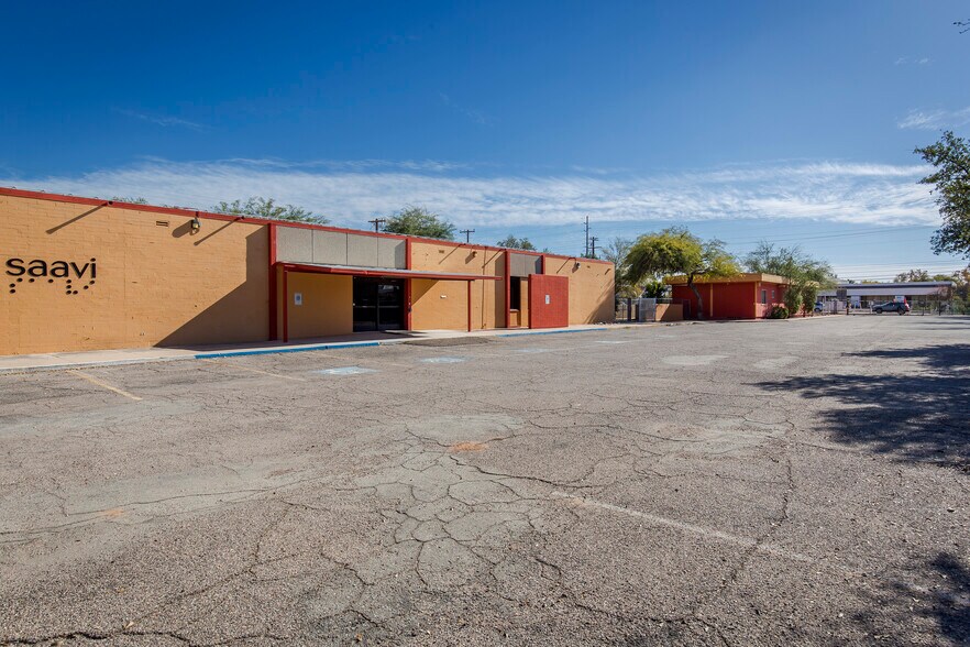 3767 E Grant Rd, Tucson, AZ à vendre - Photo de l’immeuble – Image 2 sur 58