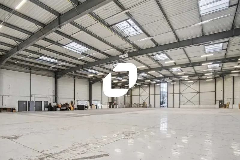 Bureau dans Le Mesnil-Amelot à louer - Photo de l’immeuble – Image 3 sur 30