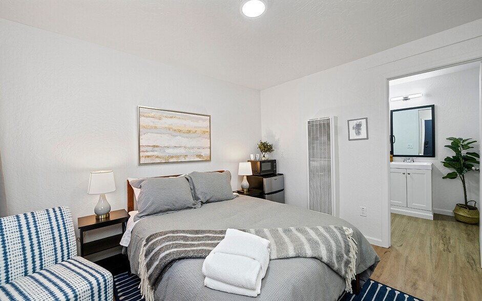 3918 Pioneer Trl, South Lake Tahoe, CA à vendre - Photo de l’immeuble – Image 3 sur 75