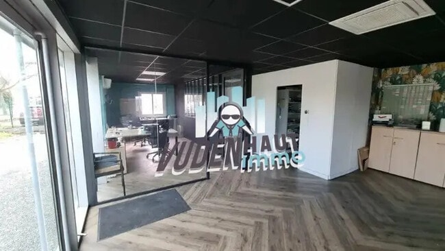 Plus de détails pour Local d'activités à louer