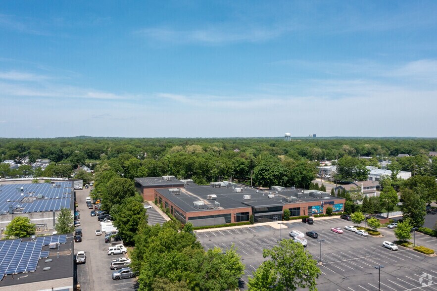5-10 Browns Rd, Nesconset, NY à louer - Aérien – Image 3 sur 6