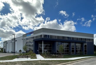 Plus de détails pour 81 NW Point Blvd, Elk Grove Village, IL - Industriel/Logistique à louer