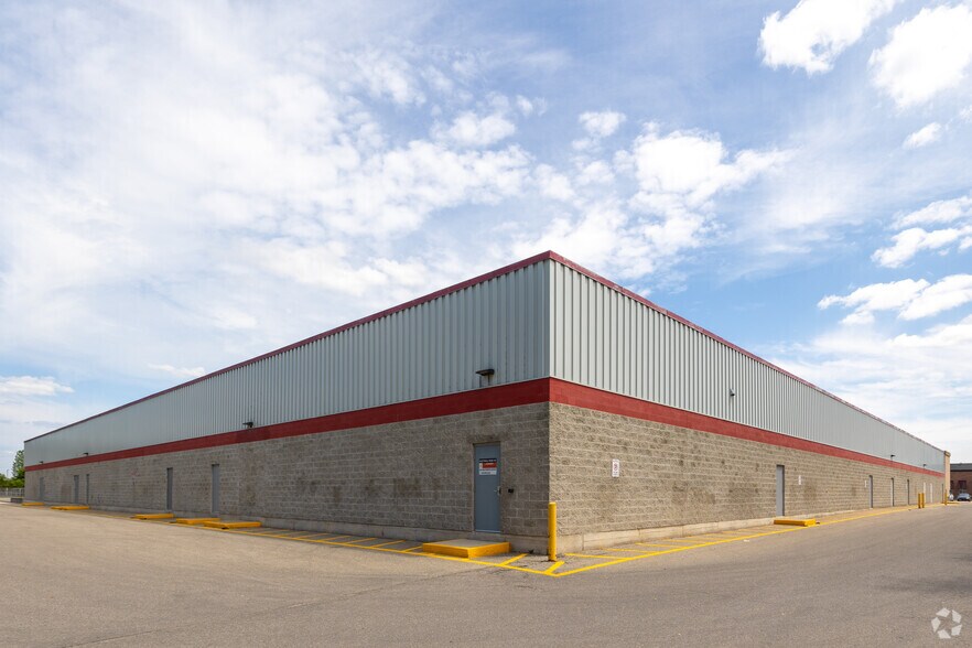 130 Young St, New Tecumseth, ON à louer - Photo de l’immeuble – Image 3 sur 11