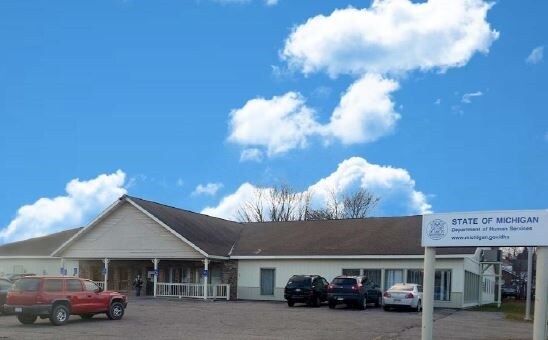 444 E Houghton Ave, West Branch, MI à vendre - Photo de l’immeuble – Image 2 sur 2