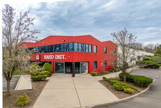 Plus de détails pour 630 Corporate Way, Valley Cottage, NY - Industriel/Logistique à louer