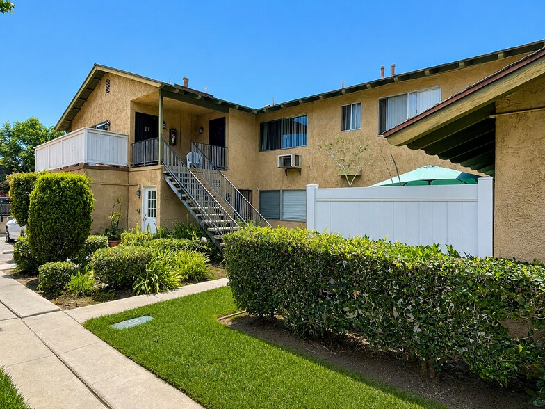 2236 Franzen Ave, Santa Ana, CA à vendre - Photo de l’immeuble – Image 3 sur 5