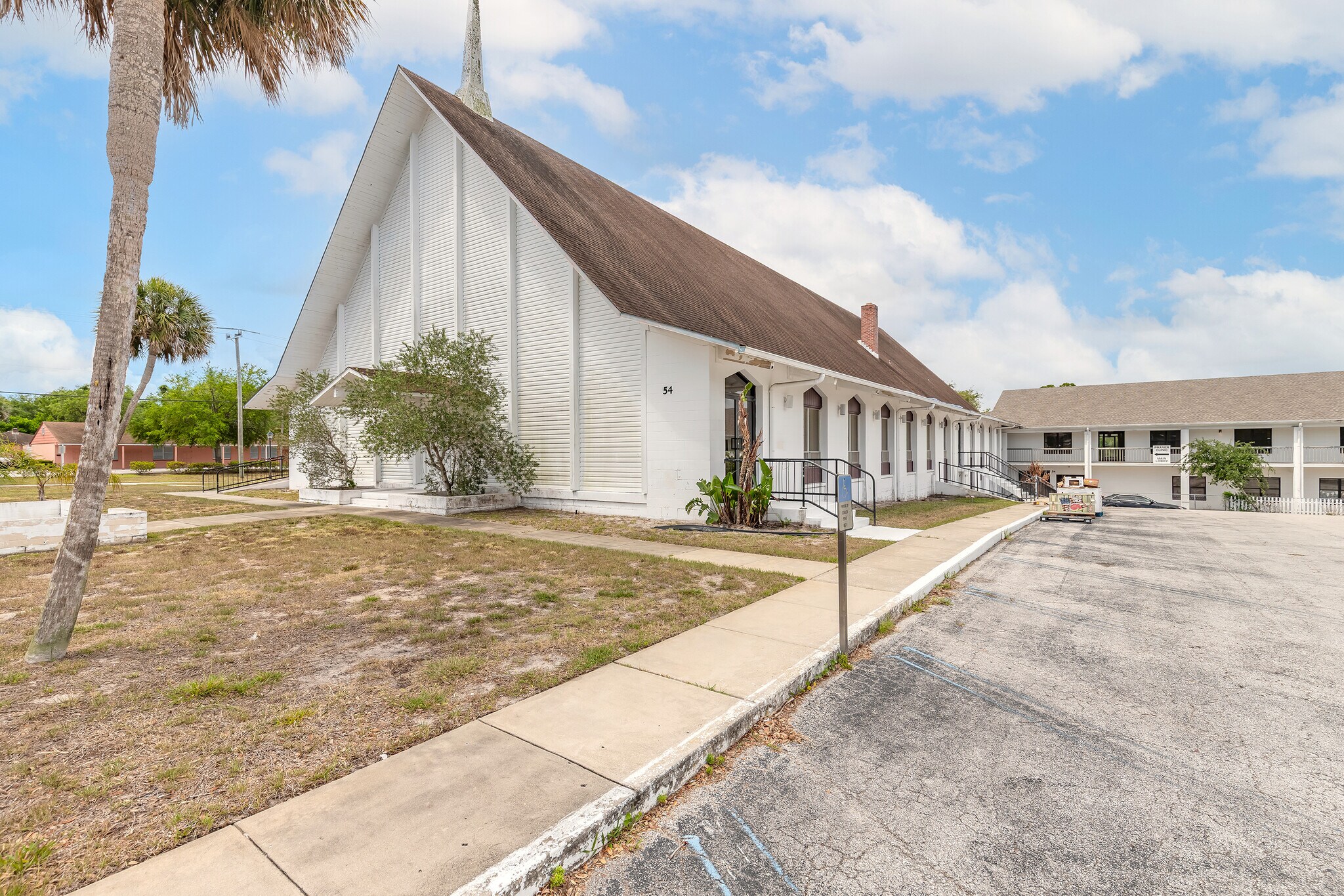 54 Ridgewood Ave, Ormond Beach, FL à vendre Photo de l’immeuble– Image 1 sur 13