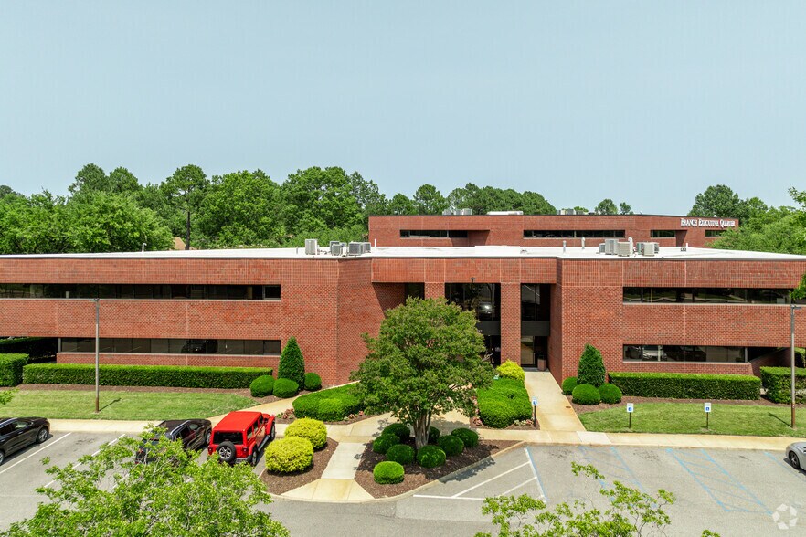 4012 Raintree Rd, Chesapeake, VA à louer - Photo de l’immeuble – Image 2 sur 4