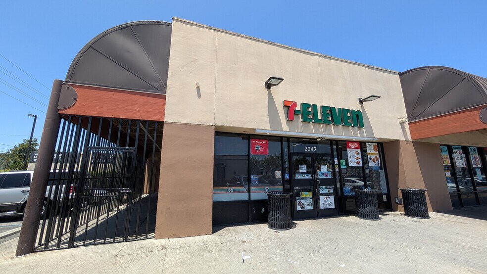2214-2222 S Grand Ave, Santa Ana, CA à louer - Photo de l’immeuble – Image 2 sur 11