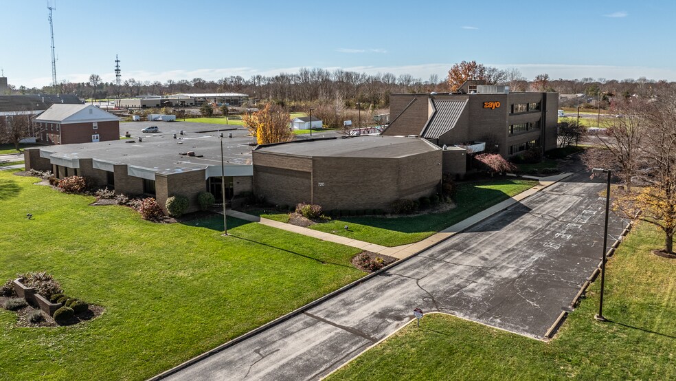 720-722 N High School Rd, Indianapolis, IN à vendre - Photo principale – Image 1 sur 14