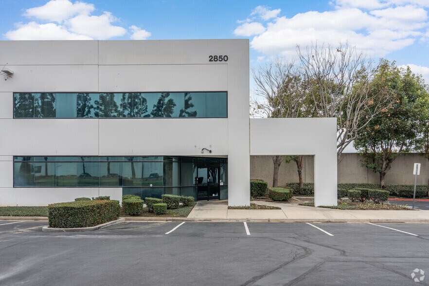 2850 E Cedar St, Ontario, CA à louer - Photo de l’immeuble – Image 2 sur 5