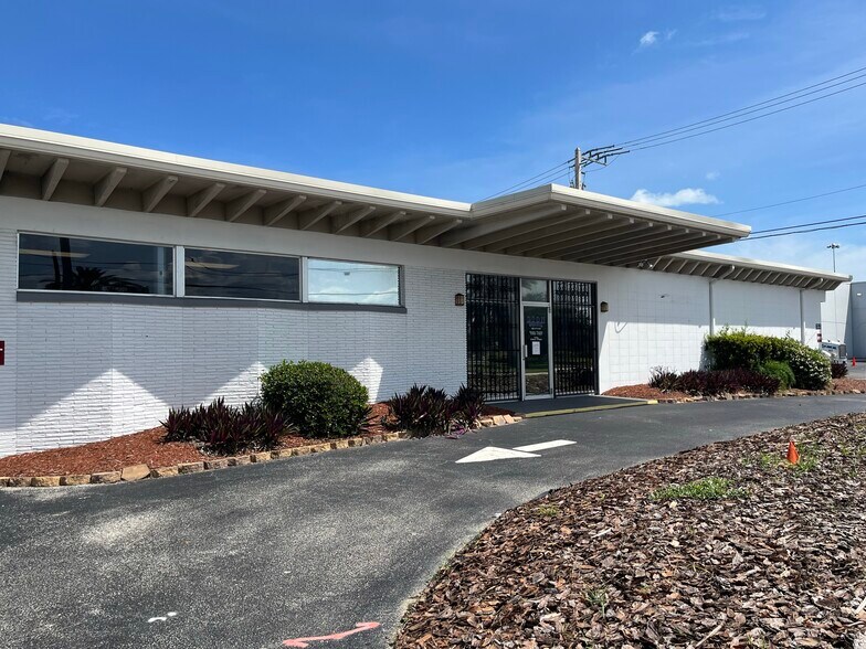 1020 Mason Ave, Daytona Beach, FL à louer - Photo de l’immeuble – Image 1 sur 26