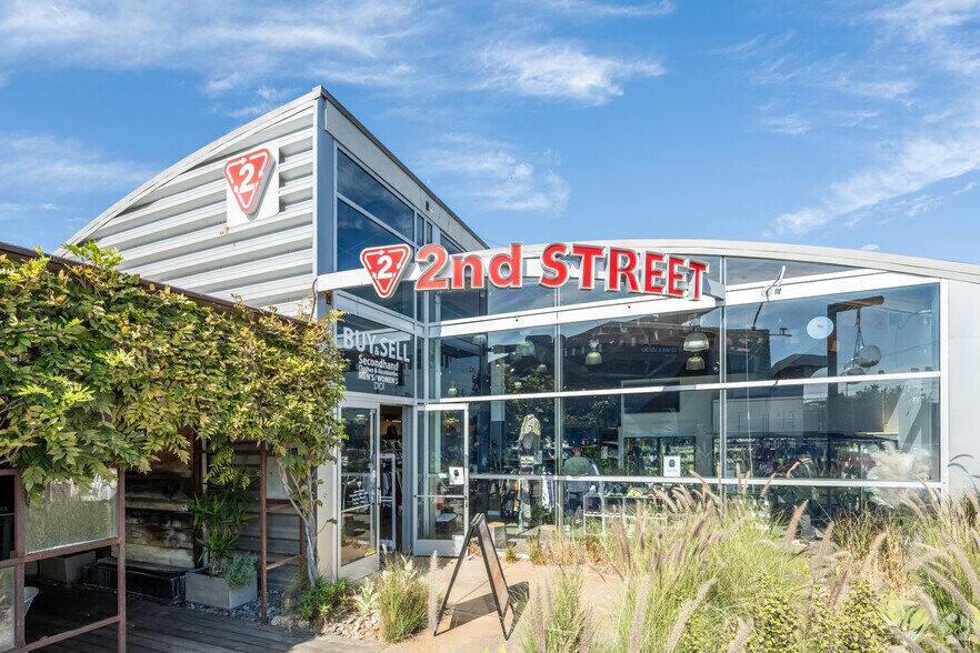 2937 Bristol St, Costa Mesa, CA à louer - Photo de l’immeuble – Image 3 sur 18