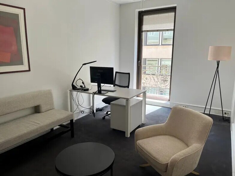 40 Rue La Pérouse, Paris à louer - Photo intérieure – Image 2 sur 3