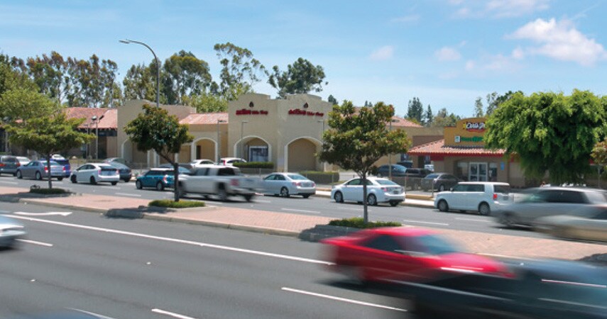 311-391 S State College Blvd, Brea, CA à louer Photo de l’immeuble– Image 1 sur 3