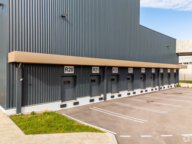 4 Avenue De Montmartin, Corbas à louer - Aérien – Image 3 sur 5