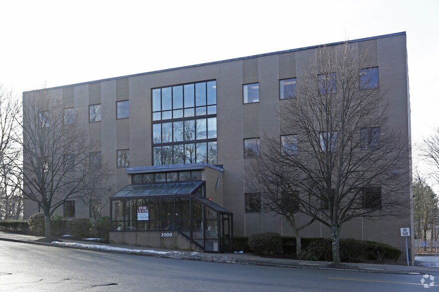 2000 Commonwealth Ave, Newton, MA à louer - Photo de l’immeuble – Image 2 sur 18